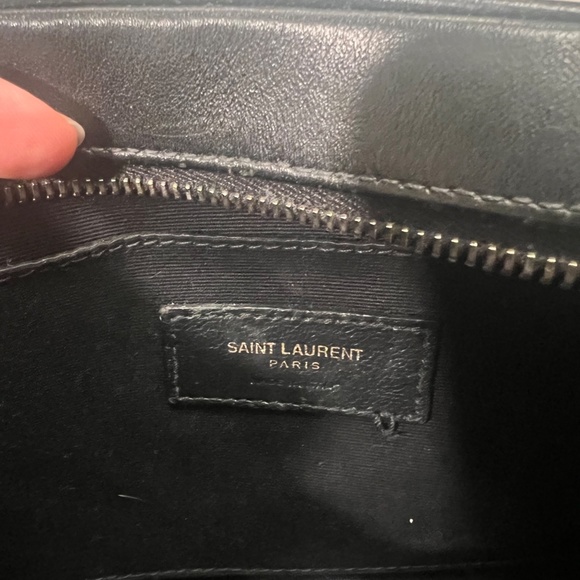 Saint Laurent Lou Bag - Picture 13 of 16